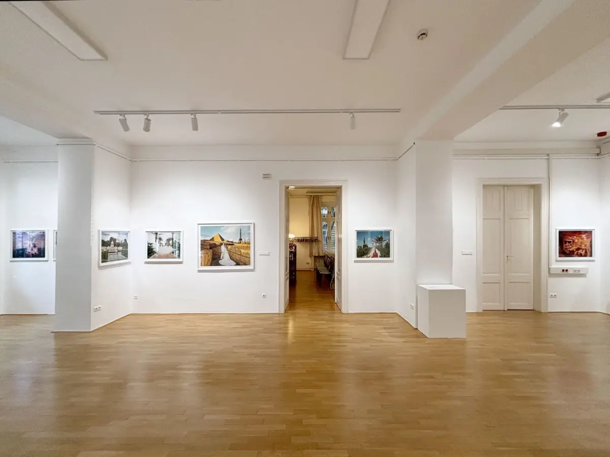 EXHIBITION - Fake Holidays - Austrian Cultural Forum Budapest
