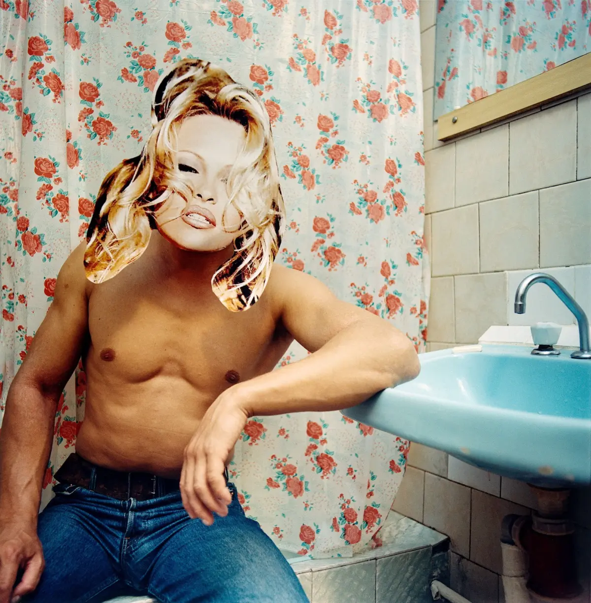Pamela Anderson in a hotel in Kerch (Kertsch)/ Crimea