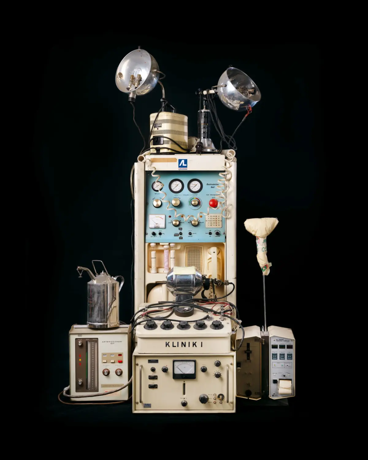 Historical, medical machinery, un-catalogued and undated. Josephinum, Anaesthesia and Intensive Care Medicine Collection, Medical University of Vienna, Austria.