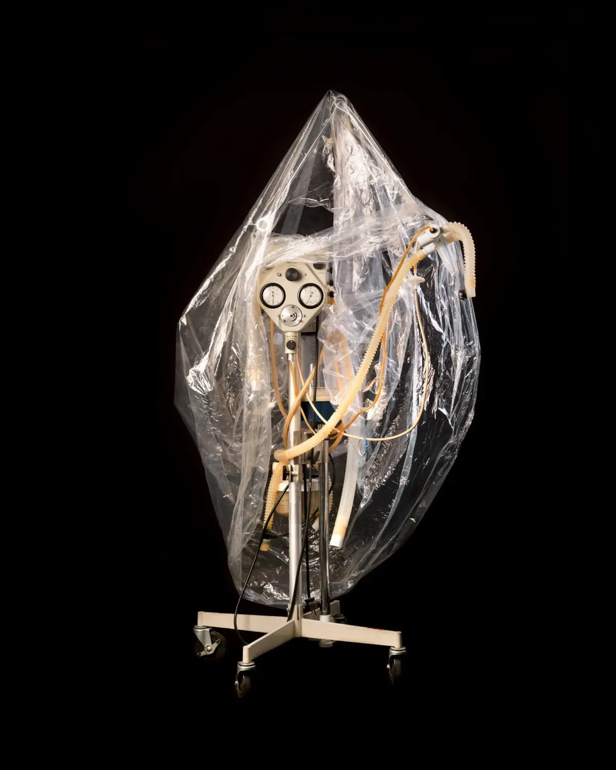 Historical, medical machinery, un-catalogued and undated. Josephinum, Anaesthesia
and Intensive Care Medicine Collection, Medical University of Vienna, Austria.