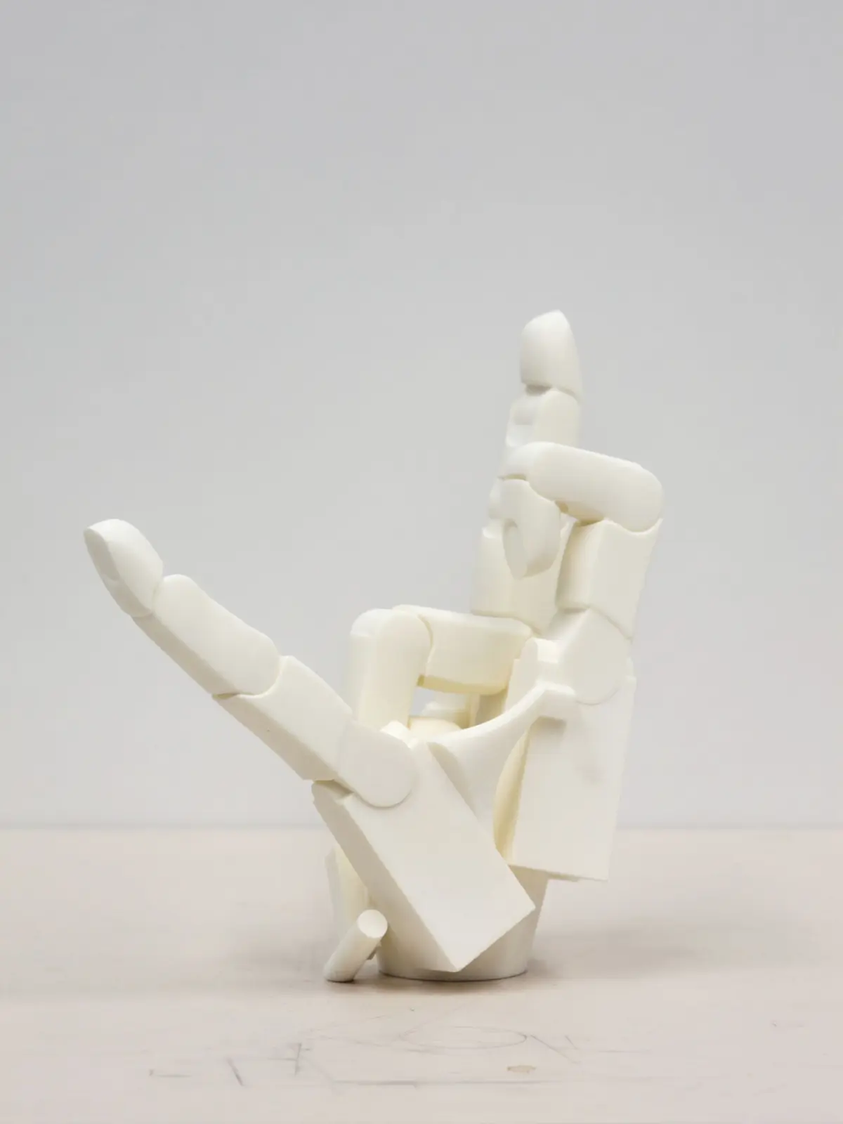 DLR Hand II mechanical prototype, an anthropomorphic dexterous grasping and manipulation system that is used for the “Rollin’ Justin” robot. DLR German Aerospace Center, Institute of Robotics and Mechatronics, Oberpfaffenhofen, Germany.