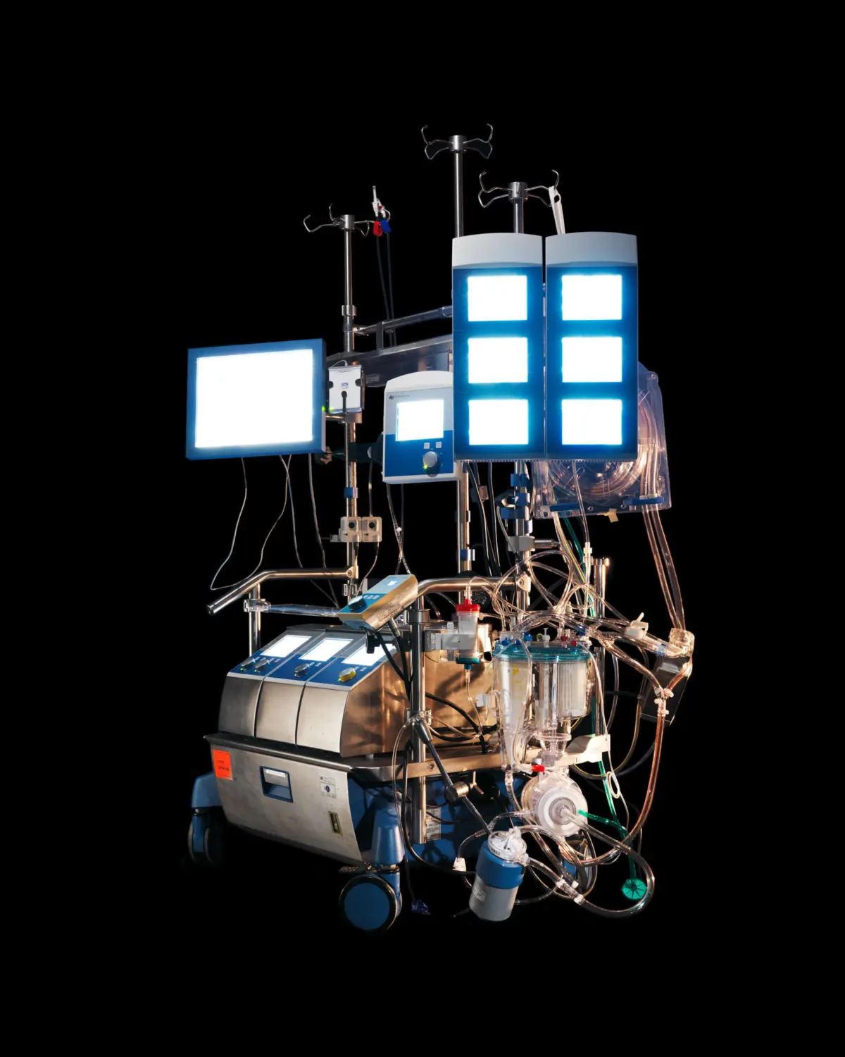 Heart-lung machine S5. It replaces the function of the heart during cardiac surgery procedures
with extra-corporeal circulation. LivaNova/SORIN, Mirandola, Italy.